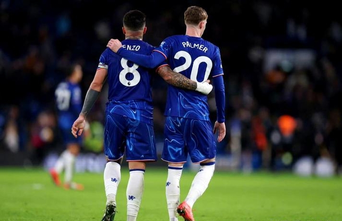 切尔西主场大捷，球员赛后激动庆祝胜利，之间政府同时详细.